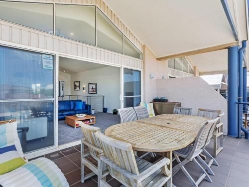 1/32 Ocean Avenue - three bedrooms, three bathrooms, air con, boat parking & water views4