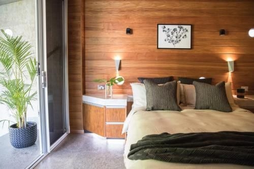 Alkira Award Winning Luxury Beachfront Rainforest Holiday House3
