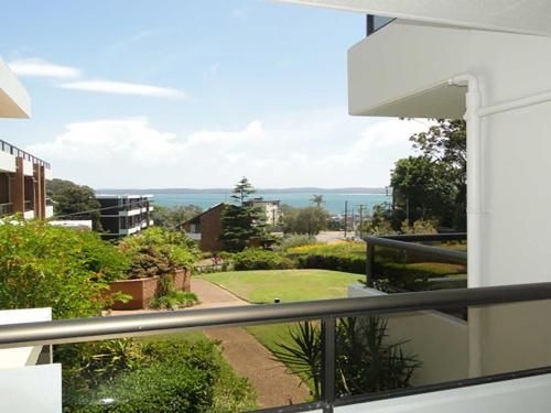 17 'The Commodore' 9-11 Donald Street - pleasant unit with open plan living1