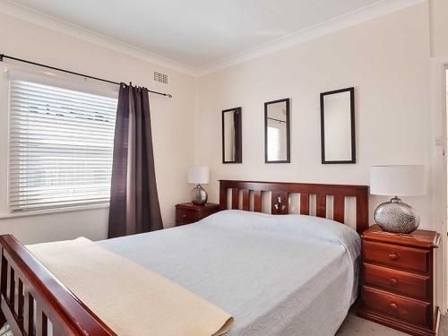 5 'Bayside' 21 Victoria Parade - unbeatable location and Air Conditioned4
