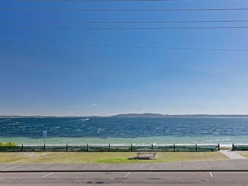 5 'Bayside' 21 Victoria Parade - unbeatable location and Air Conditioned1
