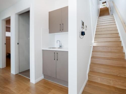 ‘Maison de la mer’ 30 Mulubinda Parade – luxurious, linen, aircon and panoramic views3