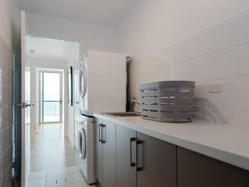 ‘Maison de la mer’ 30 Mulubinda Parade – luxurious, linen, aircon and panoramic views2