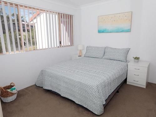 4 'Frangipani' 30 Leonard Avenue - spacious townhouse2