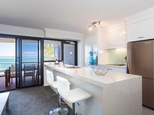 12 'Florentine' , 11 Columbia Close – WIFI, Aircon, spectacular views3