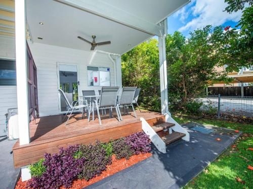 1 'Florida', 5 Lillian Street - 2 min walk to beach, shops & restaurants3