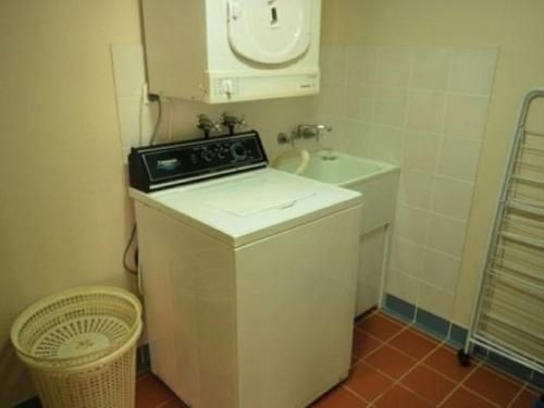 1 'The Clippers' 131 Soldiers Point Road - fabulous waterfront unit2