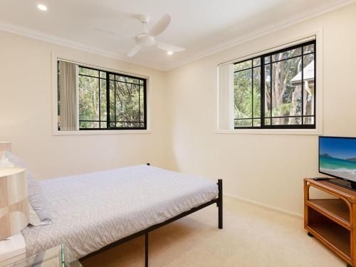2/11a Christmas Bush Avenue - fantastic townhouse close to Dutchies Beach2