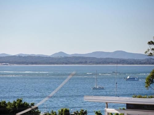 4 'Yarramundi' 47 Magnus Street - air conditioned unit with water views1