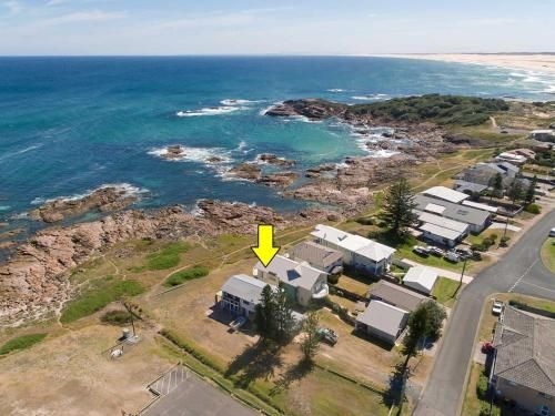 The Whale Watcher', 1/6 Birubi Lane - waterfront unit with stunning views, level access4