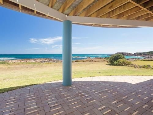 The Whale Watcher', 1/6 Birubi Lane - waterfront unit with stunning views, level access1