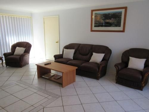 The Salamander', 99 Salamander Way - aircon & large yard for kids1