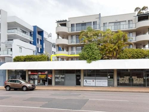 2 'Peninsula Waters' - three bedroom unit with spacious private courtyard & WIFI2