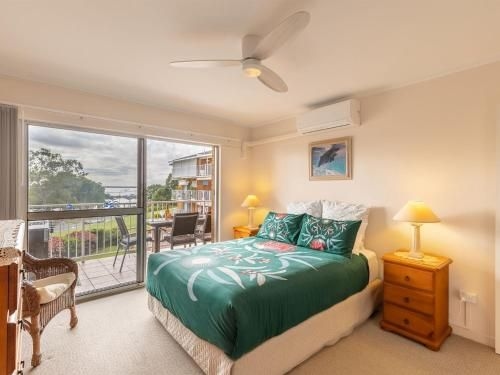 10 'Teramby Court' 104 Magnus Street - in Nelson Bay CBD with water views and WIFI4