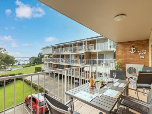 10 'Teramby Court' 104 Magnus Street - in Nelson Bay CBD with water views and WIFI2