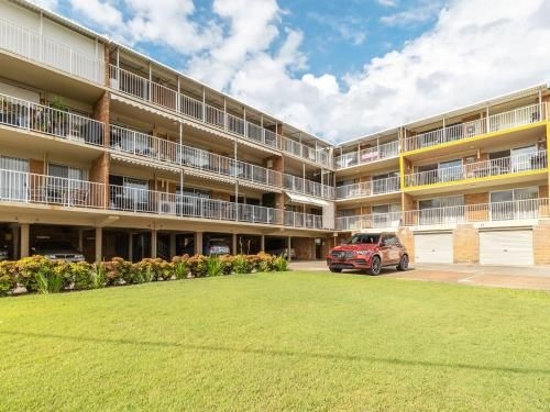 10 'Teramby Court' 104 Magnus Street - in Nelson Bay CBD with water views and WIFI1