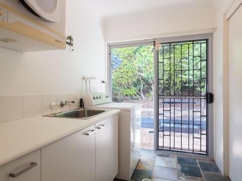 Serenity', 7 Mulloway Place - Peaceful house with air con Netflix & WIFI4