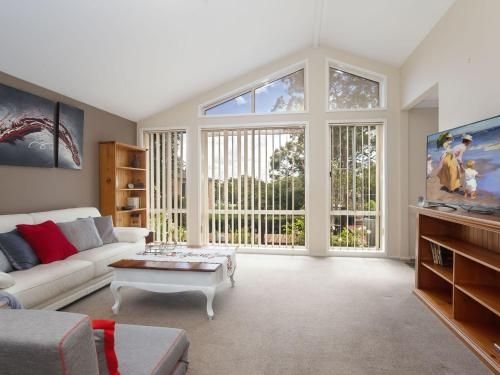 Serenity', 7 Mulloway Place - Peaceful house with air con Netflix & WIFI1