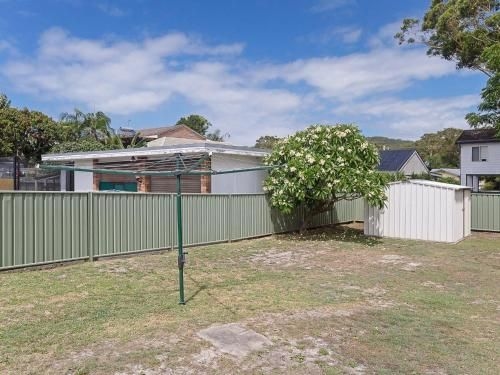 Sandy Shoal', 46 Rigney Street - Shoal Bay Beach Cottage with aircon3