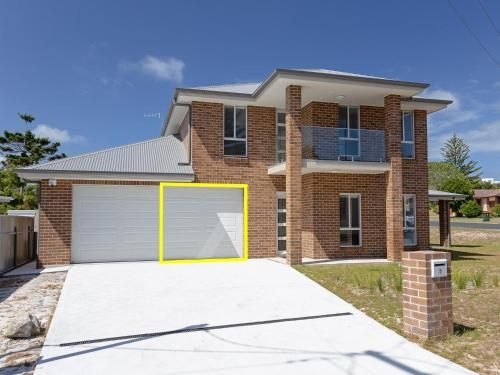 5 Bent Street - huge house with Foxtel & Aircon0