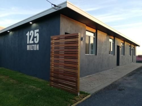 125 Milton0