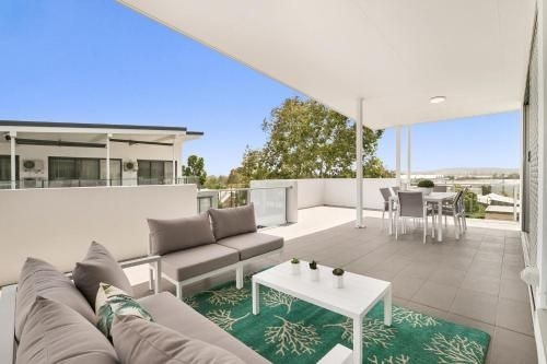 Spacious apartment with generous entertaining2