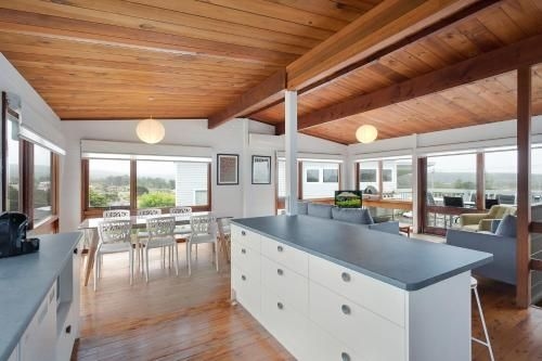 17 Dulling Street - Beach House2
