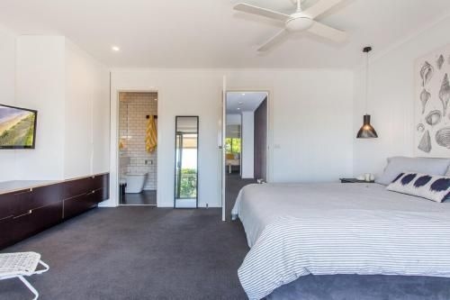 surfside6 @ james cook - Clarkes Beach4