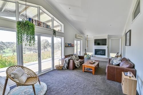 Mortimers Wines - The Canopy Loft0