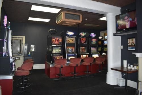 Commercial Hotel Morgan1
