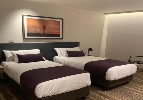 Porter's Plainland Hotel1