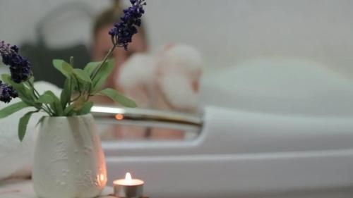 Barossa Glen ~ Henri's Cottage ~ Bed & Breakfast1