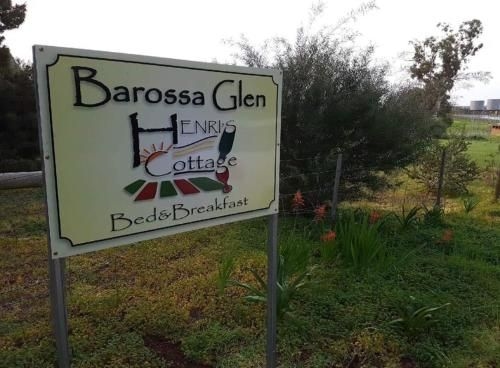 Barossa Glen ~ Henri's Cottage ~ Bed & Breakfast3