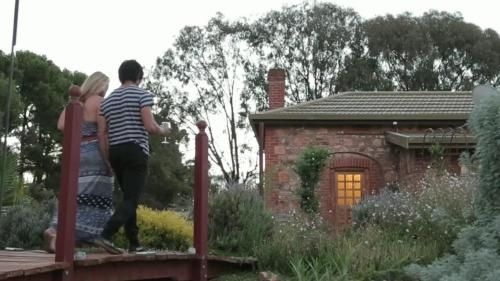 Barossa Glen ~ Henri's Cottage ~ Bed & Breakfast4