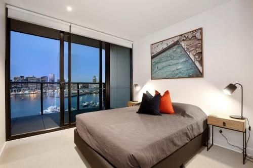 Orange Stay Collins Wharf0
