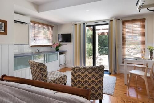 Koovelly Garden Studio0