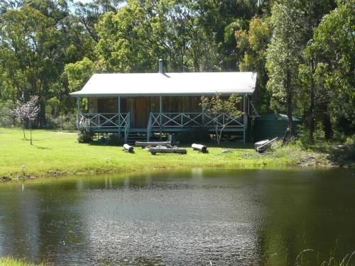 The Sanctuary Stanthorpe (Possum's Hollow and Hooter's Hut)0