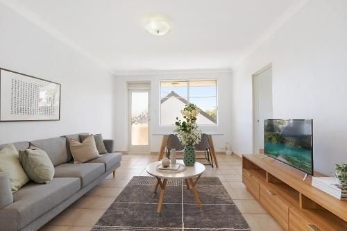 Spacious apartment in trendy Sydney neighbourhood0