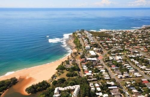 Campbell St, 11 Moffat Beach3