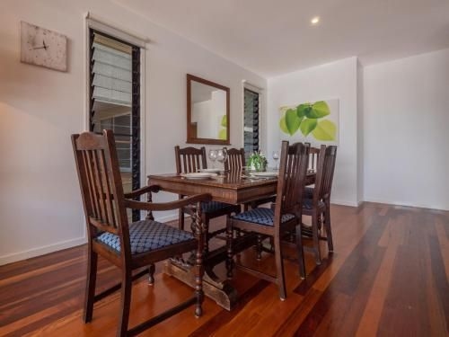 Campbell St, 11 Moffat Beach2