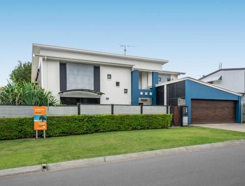 Campbell St, 11 Moffat Beach0