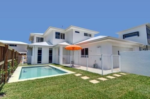 Coolum Street 41, Dicky Beach4