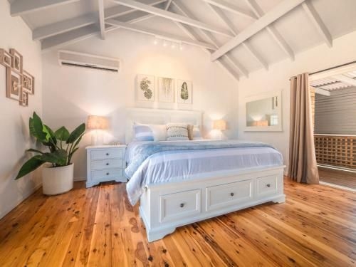 Hume Street 22, Golden Beach4