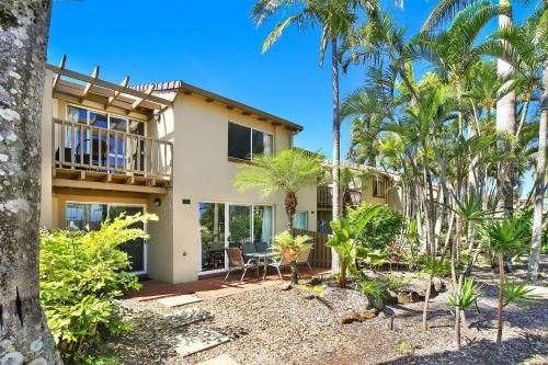 Resort Style - The Oasis Resort Villa 7, 2 Landsborough Pde0