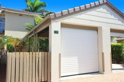 Resort Style - The Oasis Resort Villa 7, 2 Landsborough Pde2