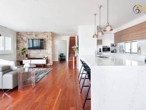 Luxury in Corlette - 4 Drungall Ave0