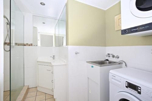 Levuka Unit 4, 14 Moreton Pde. Kings Beach3