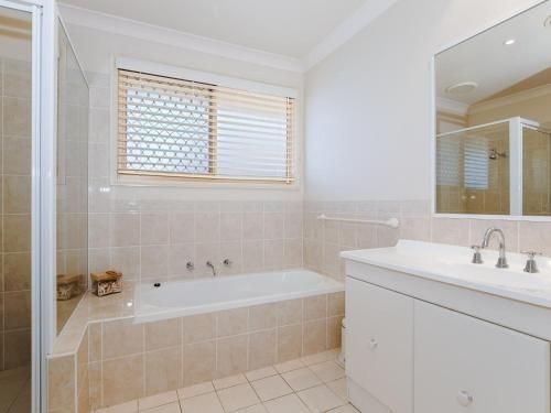 Bay Haven', 4/3 Thurlow Avenue - pet friendly, close to town, & air con1