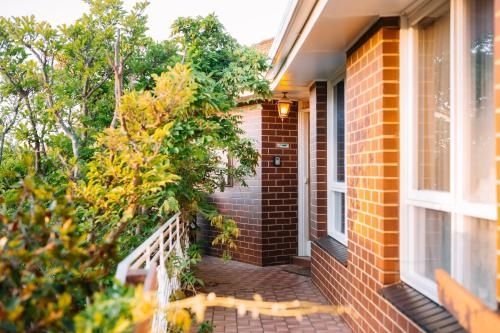 Doncaster Beautiful 4 Bedder+ walking to Westfield2