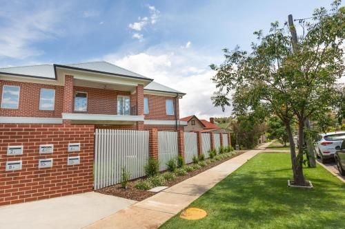 Best Central Wagga Townhouse3